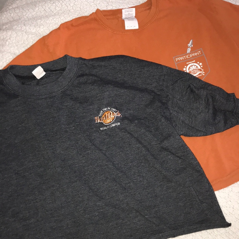 2 cropped T-shirt’s